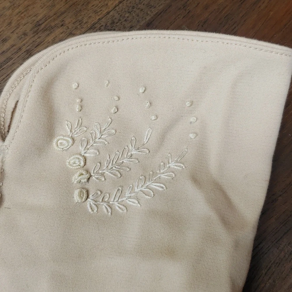 Vintage Embroidered Ladies Dress Party Cocktail Gloves